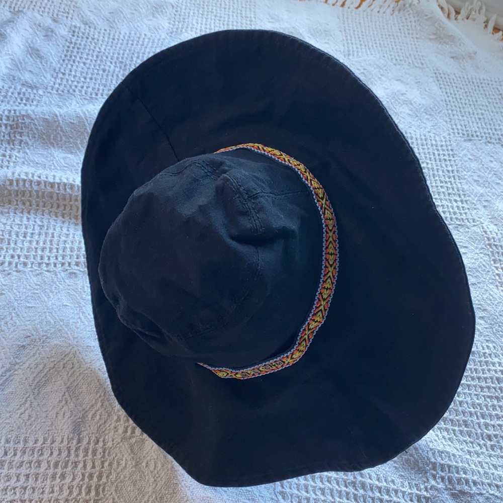Volcom Hat - Picture 6 of 8